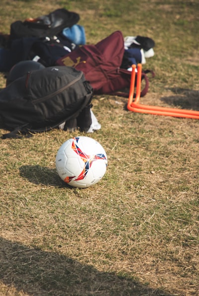 من هو افضل لاعب كرة قدم في العالم عبر التاريخ؟